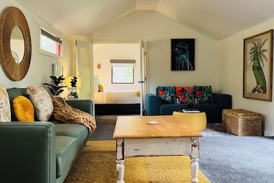 Leura Haven Homestead + Buttercup Oasis — photo 5